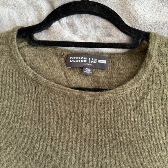Design Lab 100% Cashmere Sweater w/ Bell Sleeves Size M - Picture 4 of 4